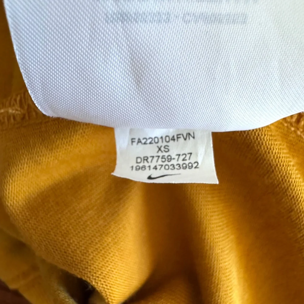 Nike ACG "Insect" Long Sleeve Yellow Loose Fit T-shirt Men's Size XS - Picture 11 of 12